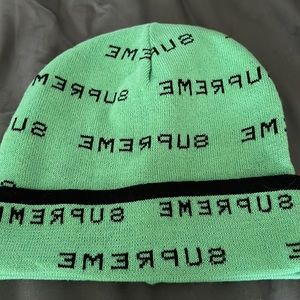 NWT Supreme Logo Repeat Beanie